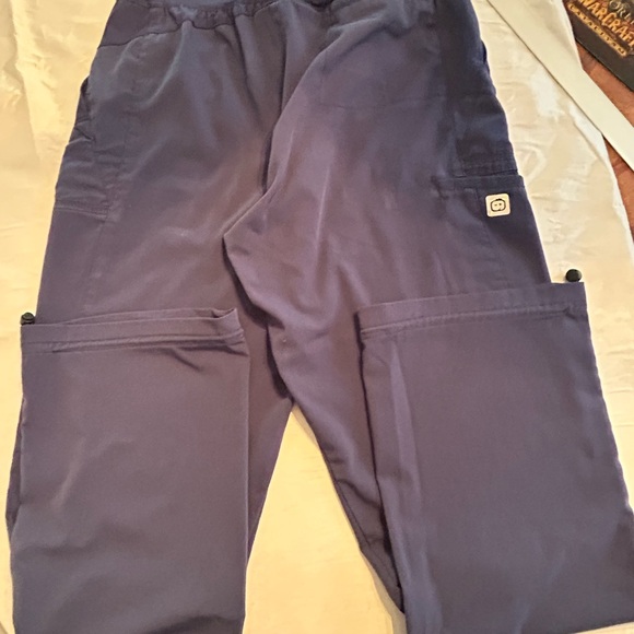 WonderWink Women’s Cargo Scrub Pants in Navy Blue - Picture 7 of 11
